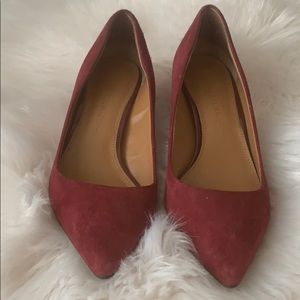 Banana Republic Suede pumps